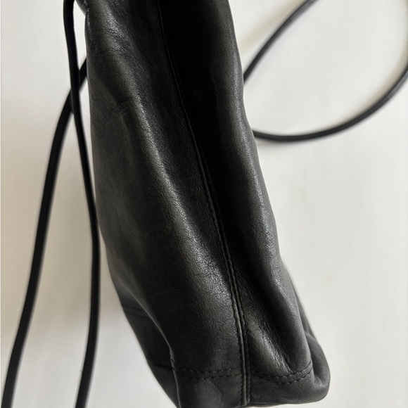 Vintage Black Leather Shoulder Bag - Picture 8 of 9